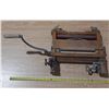 Image 1 : Vintage Manual Laundry Clothes Wringer.