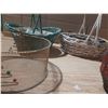 Image 6 : Lot of baskets of different size and colours.