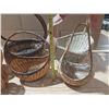 Image 2 : Lot of baskets of different size and colours.