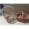 Image 5 : Lot of baskets of different size and colours.