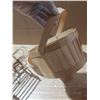 Image 10 : Lot of Small Baskets and Small Miniature Items.