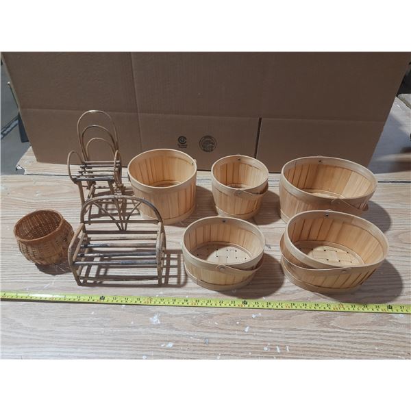 Lot of Small Baskets and Small Miniature Items.
