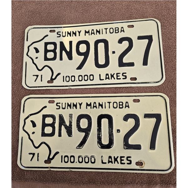 1327 - Pair of 1971 Manitoba license plates.  Nice condition.