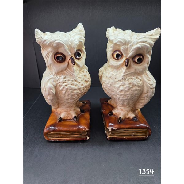 Vintage Chalkware Owl Bookends