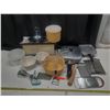 Image 1 : Lot of Kitchen Items.