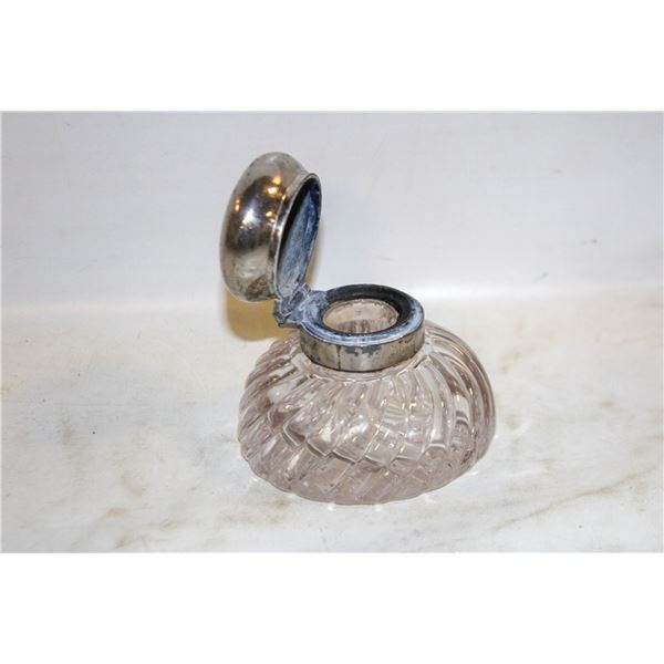 1880'S TWISTED GLASS INKWELL W/SHAEFER FOUNTAIN
