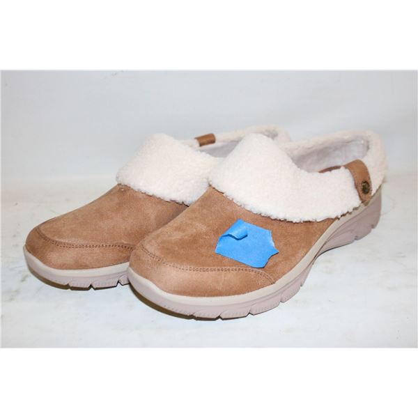 SKETCHERS LINED CLOGS SIZE 10