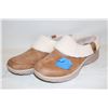 Image 1 : SKETCHERS LINED CLOGS SIZE 10