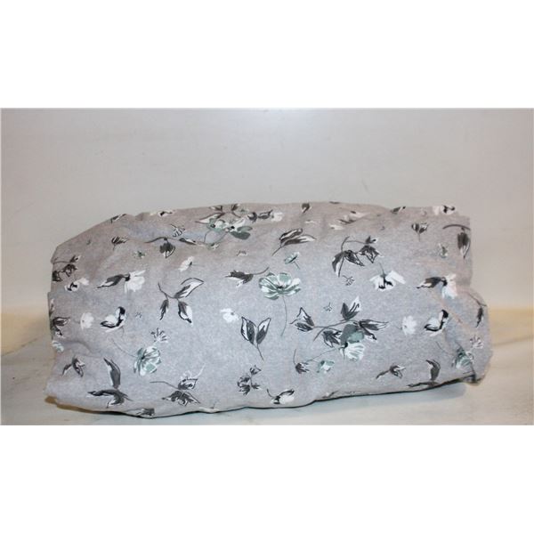 4PC FLANNEL SHEET SET KING SIZED