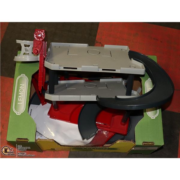 PLASTIC TOY PARKING GARAGE"FERRARI RACE AND PLAY