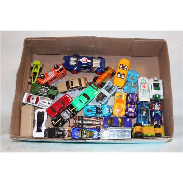 30 HOT WHEELS DIECAST CARS & TRUCKS TOYS
