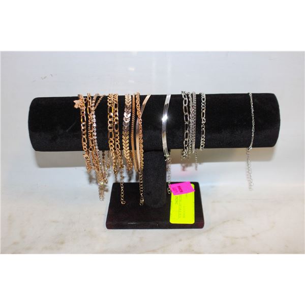 NEW JEWELRY ORGANIZER WITH 16 BRACELETS