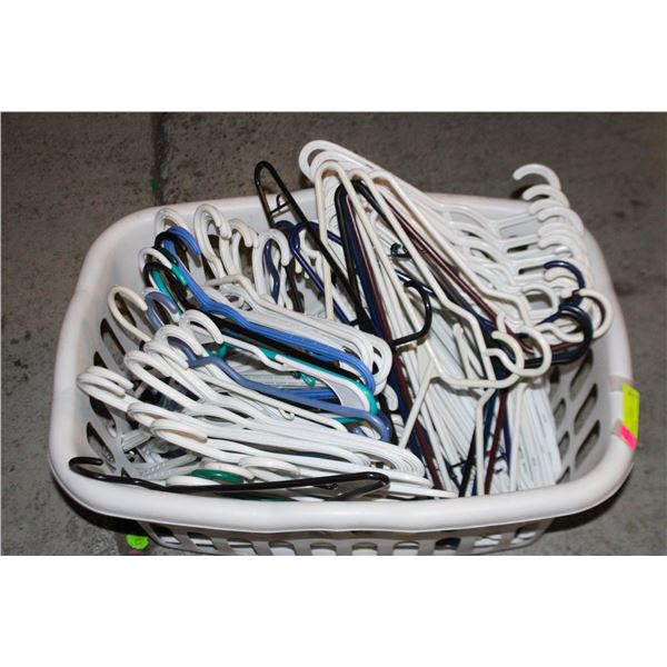 RUBBERMAID CLOTHES HAMPER WITH OVER 80