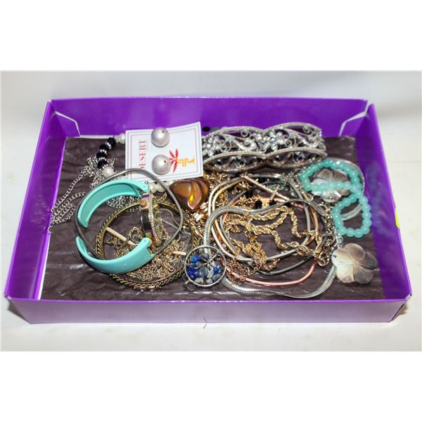 FLAT FULL OF ESTATE JEWELRY-ESTATE