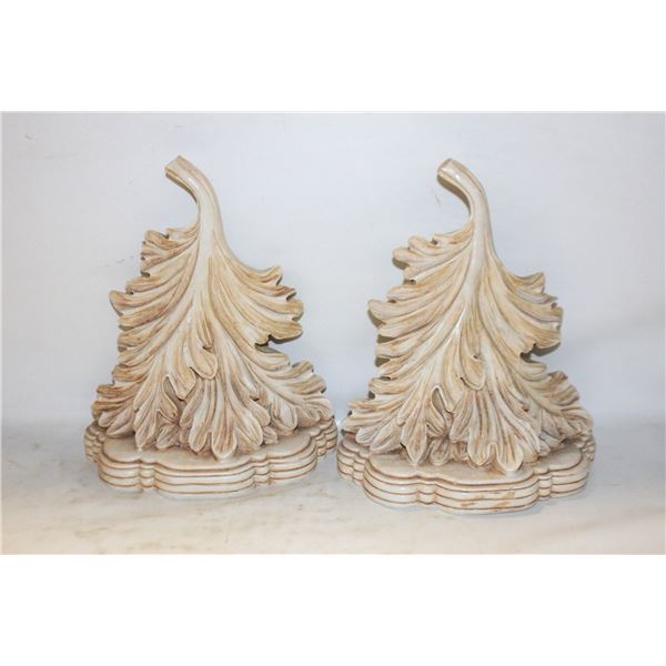 2 LEAF ORNATE WALL SHELVES