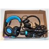 Image 1 : 2 MICROPHONES AND 2 HEADPHONES