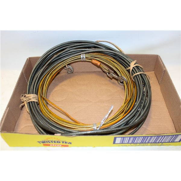 2 LINE METAL CORDS WITH HOOKS