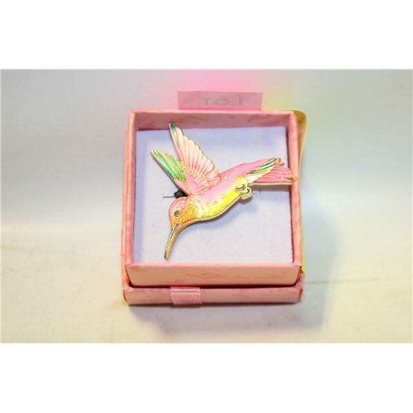 NEW HUMMINGBIRD PINKS METAL PIN/BROOCH