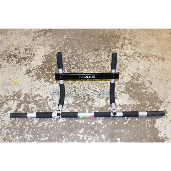 GO ZONE PULL UP BAR
