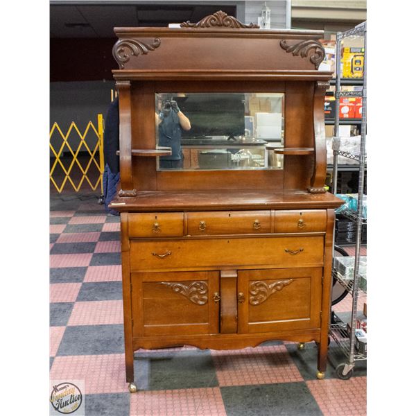 VINTAGE DRESSER ON ROLLERS W/ MIRROR