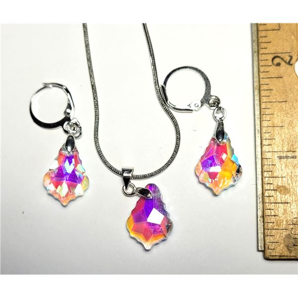 20)  BAROQUE CUT RAINBOW IRRIDESCENT