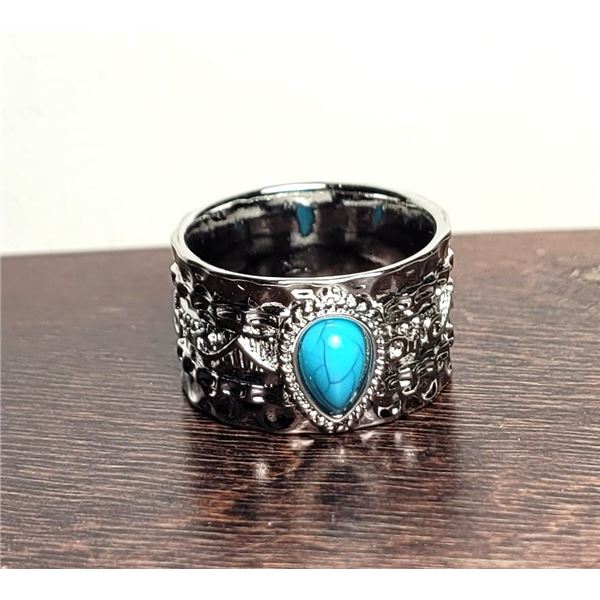 1)  BEATEN SILVER TONE .5" WIDE SIZE 8 RING