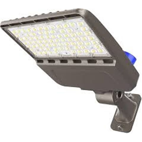 BRAND NEW JC-LGL PARKING LOT LIGHT 200W