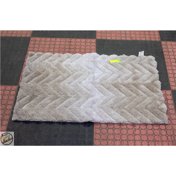 FLOOR RUG 22" X 36"