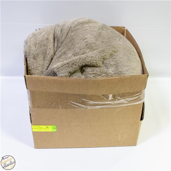 KIRKLAND BLANKET KING SIZED