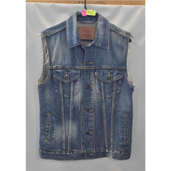 NEW LEVI'S RED TAB TRUCKER DENIM JEAN VEST SZ MED