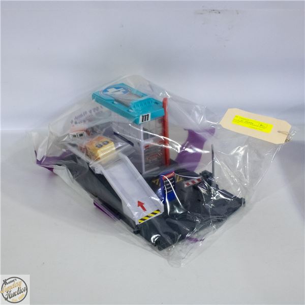 MATCHBOX TOYS; HOSPITAL RAMP HELIPAD