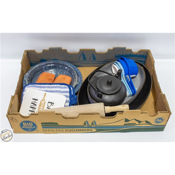 FLAT WITH BAKING & SERVING ITEMS INCL.