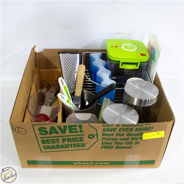 BOX WITH KITCHEN ITEMS INCL. VARIOUS SHARP