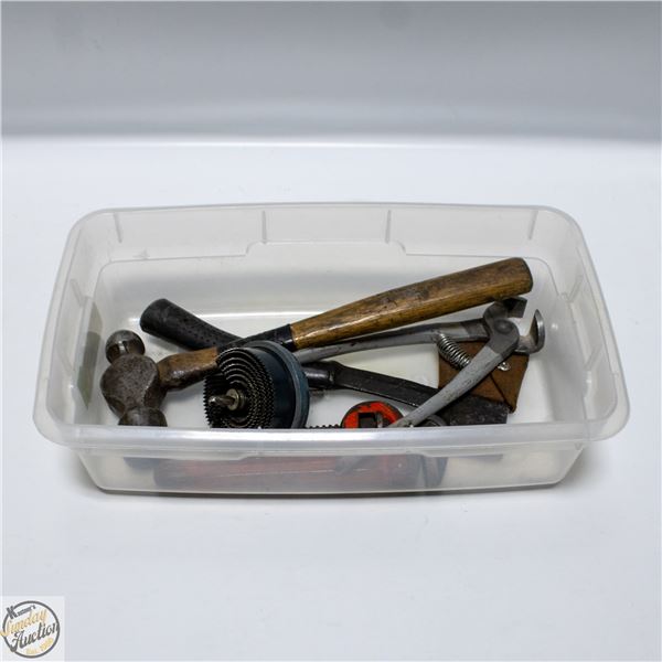 LOT OF VINTAGE TOOLS