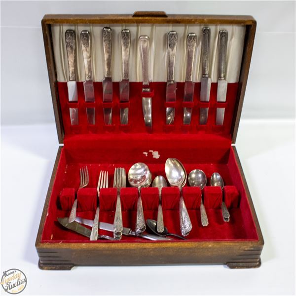 ESTATE ANTIQUE CUTTLERY INCLUDING SILVER
