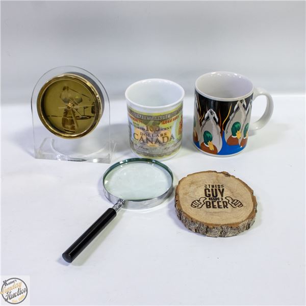 ESTATE GOLD MANTEL CLOCK + WOODEN LIVE EDGE