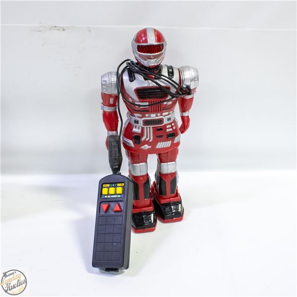 ESTATE VINTAGE REMOTE CONTROL ROBOT