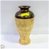 Image 1 : GOLD TONE ACCENT VASE H-15"