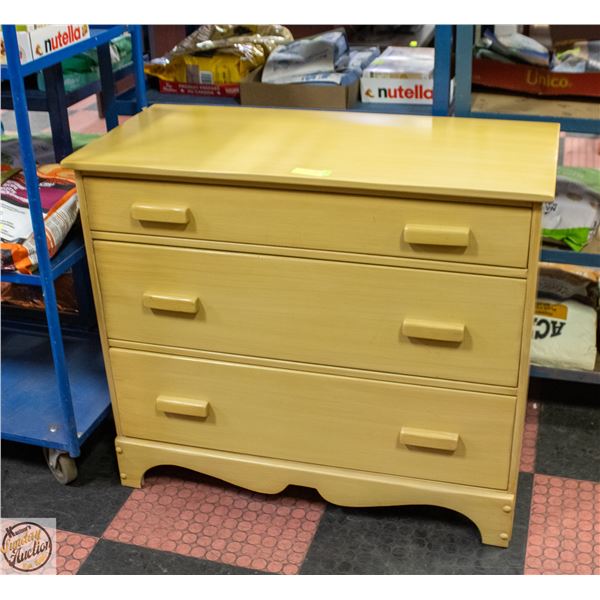 VINTAGE CRÈME COLOUR DRESSER 3 DRAWERS