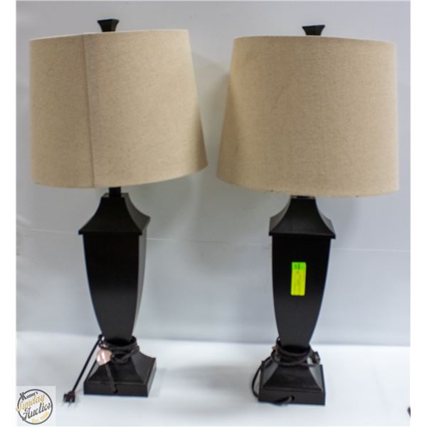 MATCHING PAIR OF LAMPS H-30"