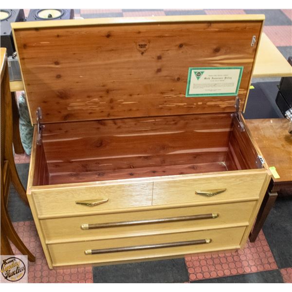 HEIRLOOM CHESTS CHELSEY CANADA VINTAGE