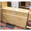 Image 1 : FITTON-PARKER VINTAGE 6 DRAWER BEDROOM