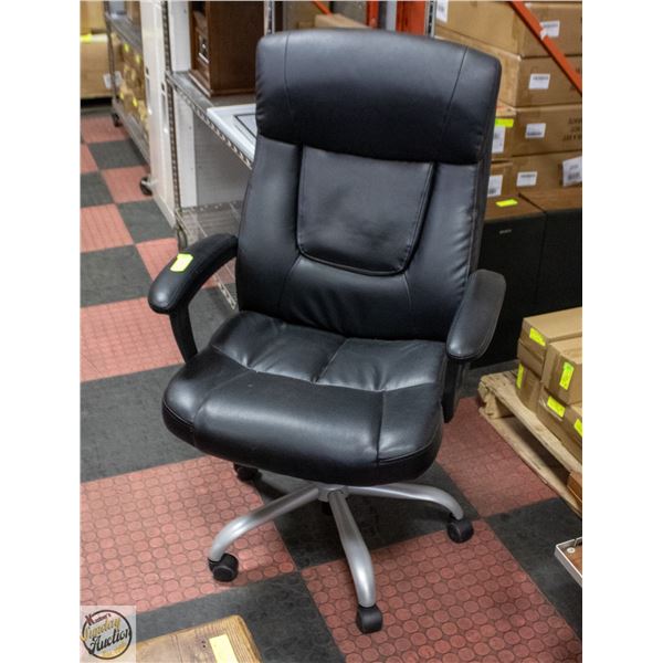 HYDRAULIC LIFT OFFICE CHAIR