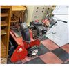Image 1 : TORO 724 SNOWBLOWER