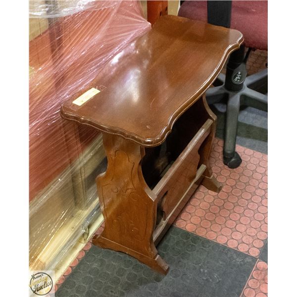 MAGAZINE RACK WOOD