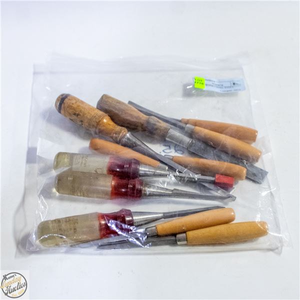 LOT OF WOOD CHISEL TOOLS