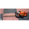 Image 1 : BLACK & DECKER HEDGE TRIMMER 20" MODEL HS1010