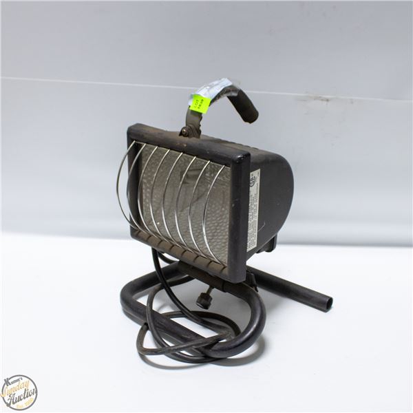 ENCLOSED FLOOD LIGHT