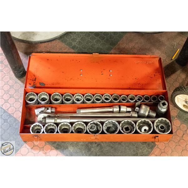 VINTAGE SNAP ON 3/4"  DRIVE SOCKET RATCHET SET 28