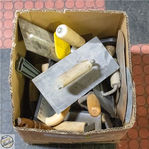 LOT OF VARIOUS DRYWALLING TOOLS